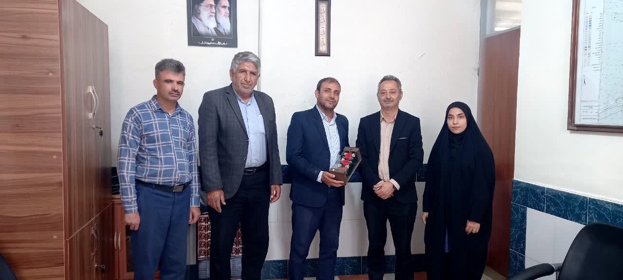 دیدار رئیس اداره‌ی کتابخانه‌های عمومی شهرستان فسا با شهردار ششده