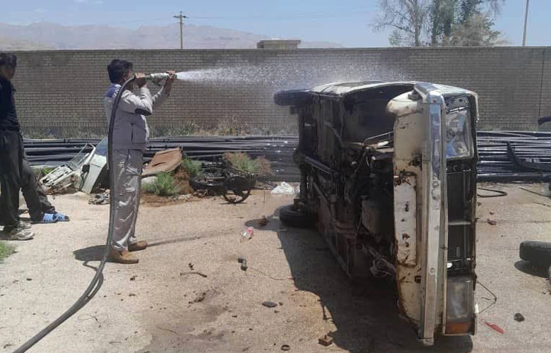 انجام عملیات اطفای حریق در روستای قاسم‌آباد توسط نیروهای پرتلاش آتش‌نشانی