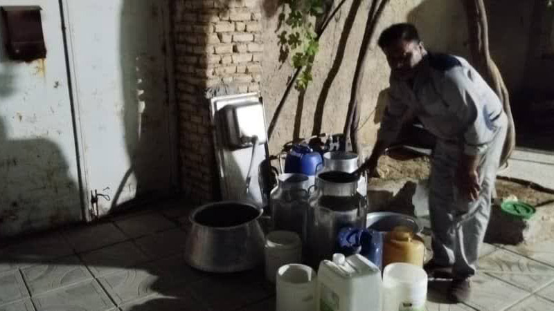 انجام عملیات آبرسانی به شهروندان نیروهای خدوم و پرتلاش شهرداری